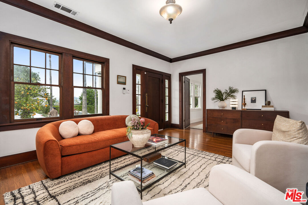 1448 Laveta Terrace