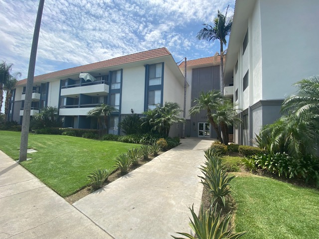 1160 North Conwell Avenue