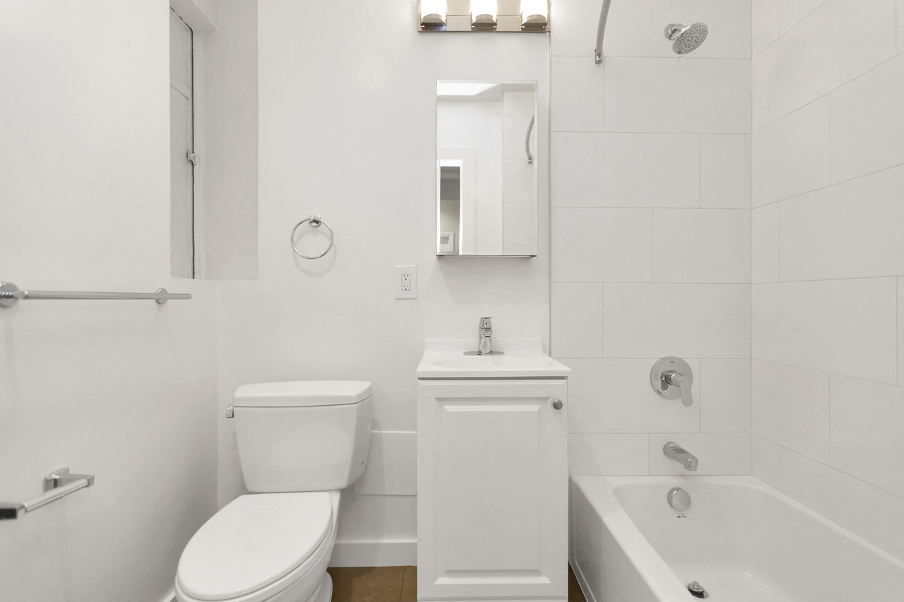 1320 Lombard Street, Unit 20