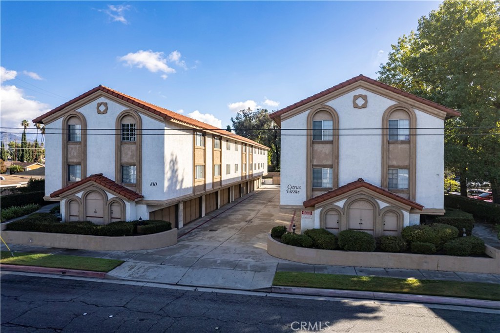 810 South Citrus Avenue